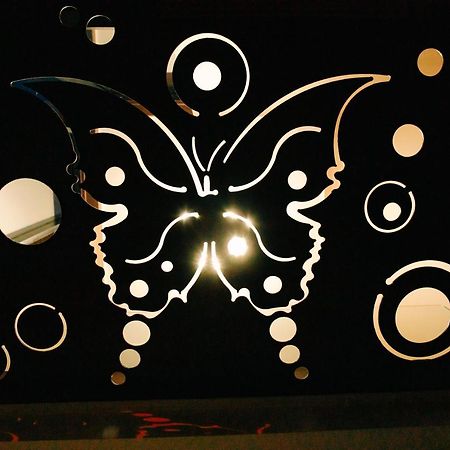 The Butterfly Hotell Sîngeorgiu de Mureş Eksteriør bilde