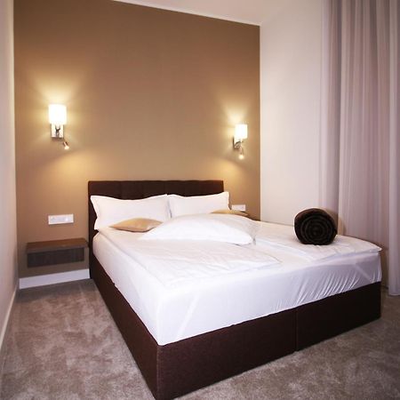 The Butterfly Hotell Sîngeorgiu de Mureş Eksteriør bilde