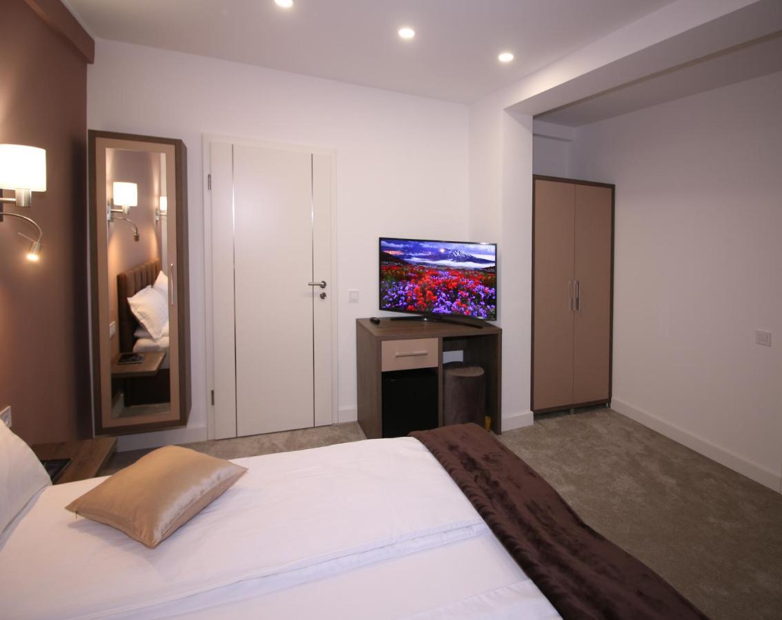 The Butterfly Hotell Sîngeorgiu de Mureş Eksteriør bilde