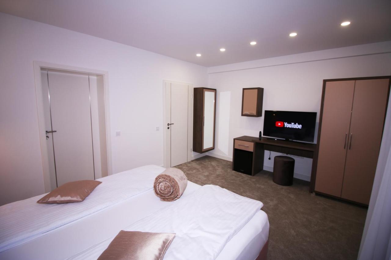 The Butterfly Hotell Sîngeorgiu de Mureş Eksteriør bilde